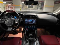 جاكوار XE
